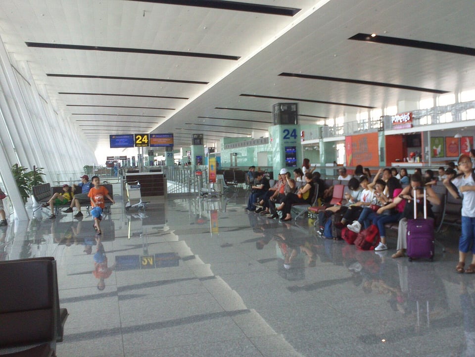 Dining area in Hanoi Terminal 2