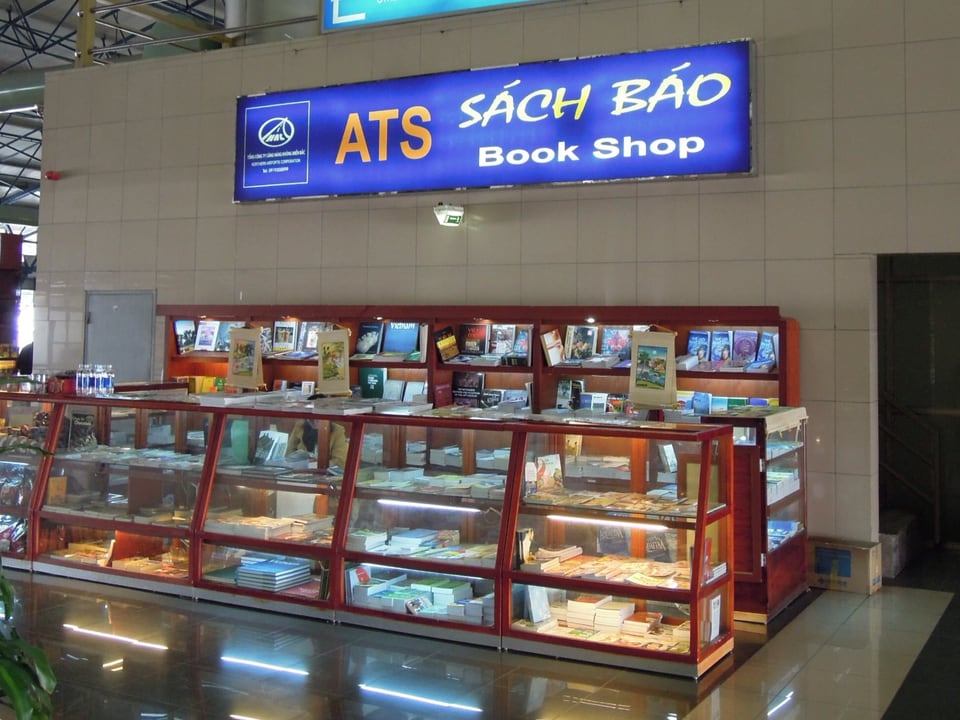 Retail area in Hanoi Terminal 2
