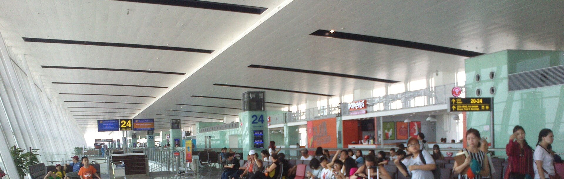 Wayfinding inside Terminal 2